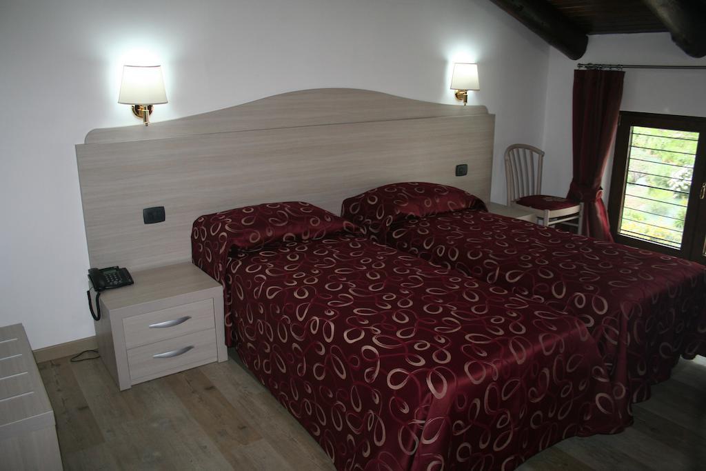 Agriturismo Cascina Del Vai Cairo Montenotte Rom bilde