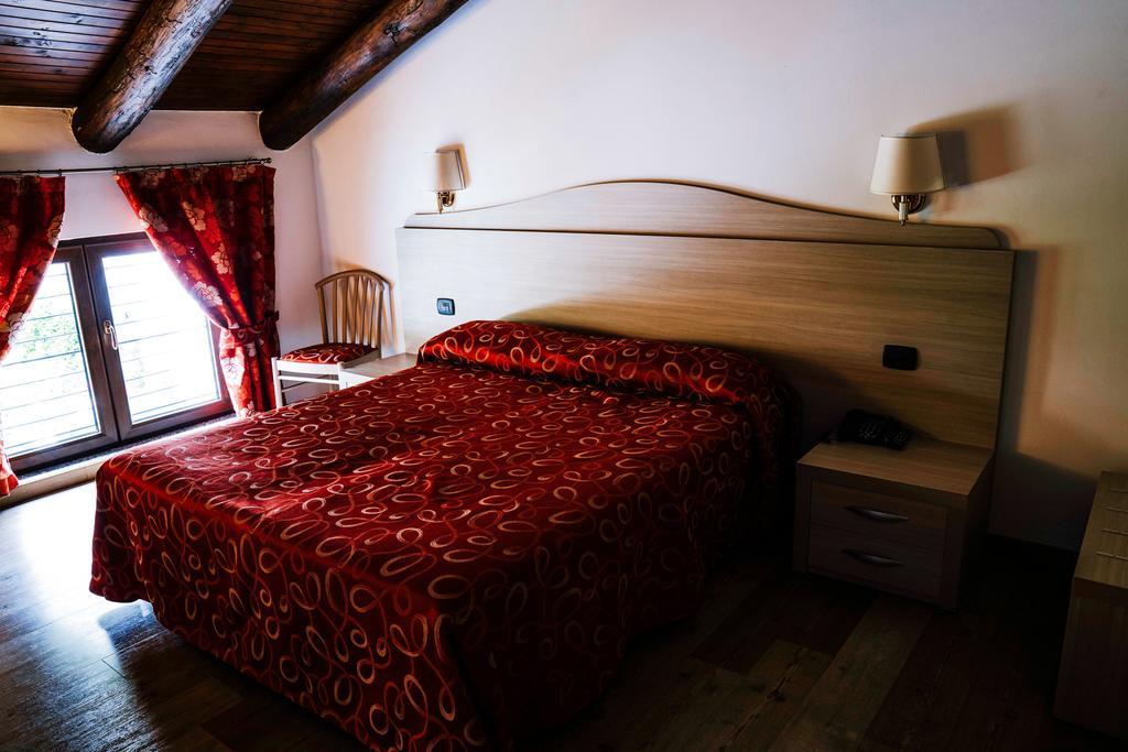 Agriturismo Cascina Del Vai Cairo Montenotte Eksteriør bilde
