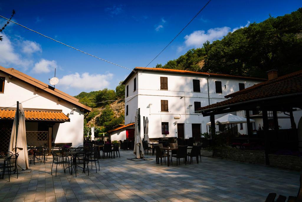 Agriturismo Cascina Del Vai Cairo Montenotte Eksteriør bilde
