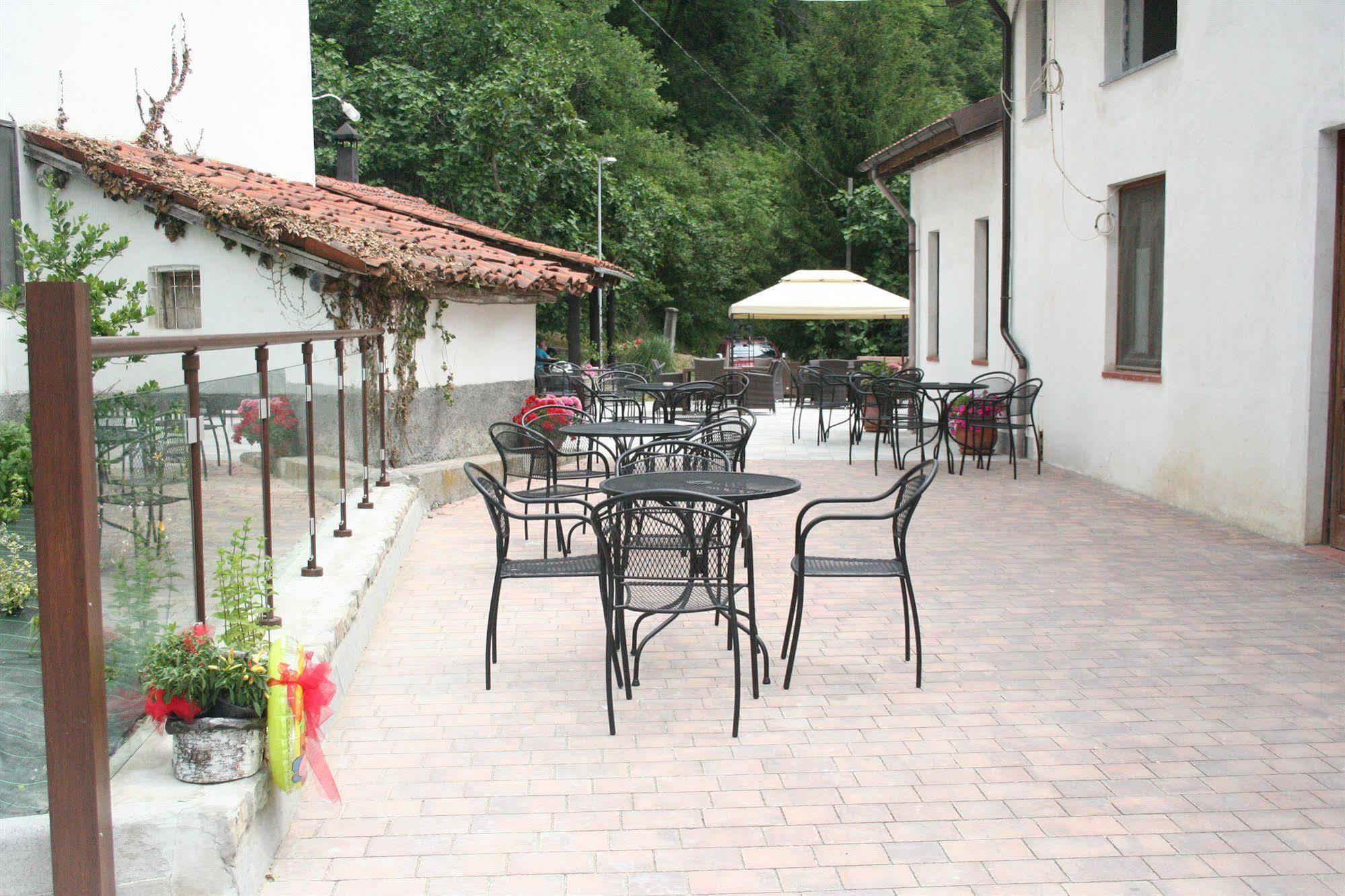 Agriturismo Cascina Del Vai Cairo Montenotte Eksteriør bilde
